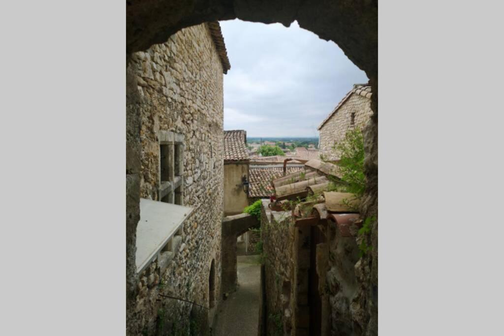 Maison De Village Meublee Avec Terrasse Donzere ภายนอก รูปภาพ