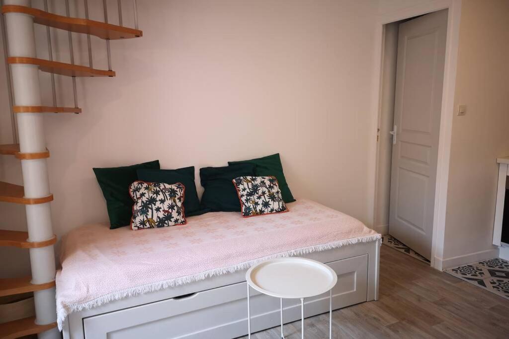 Maison De Village Meublee Avec Terrasse Donzere ภายนอก รูปภาพ