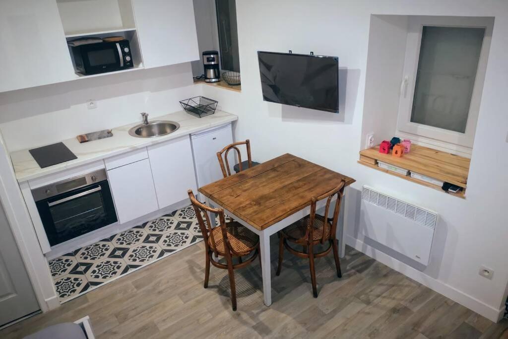 Maison De Village Meublee Avec Terrasse Donzere ภายนอก รูปภาพ